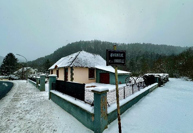 House in Mont-Dore - L'école du Hameau - Mont Dore 9 pers House in Mont-Dore - L'école du Hameau - Mont Dore 9 pers