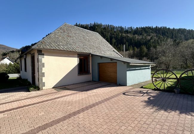 House in Mont-Dore - L'école du Hameau - Mont Dore 9 pers House in Mont-Dore - L'école du Hameau - Mont Dore 9 pers