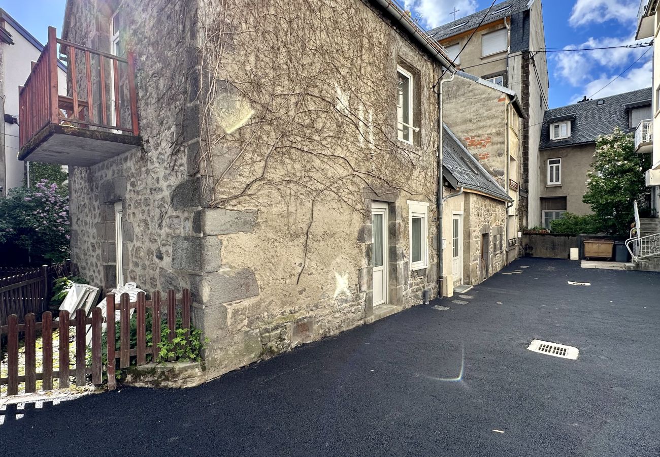 Apartment in Mont-Dore - Le T2 Montlosier Le Mont Dore 4 pers
