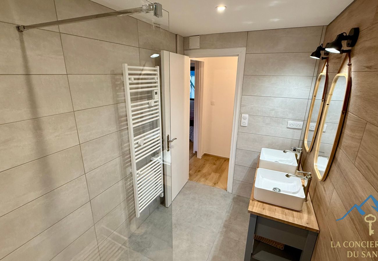 Chalet in Mont-Dore - La Cascada Le Mont Dore