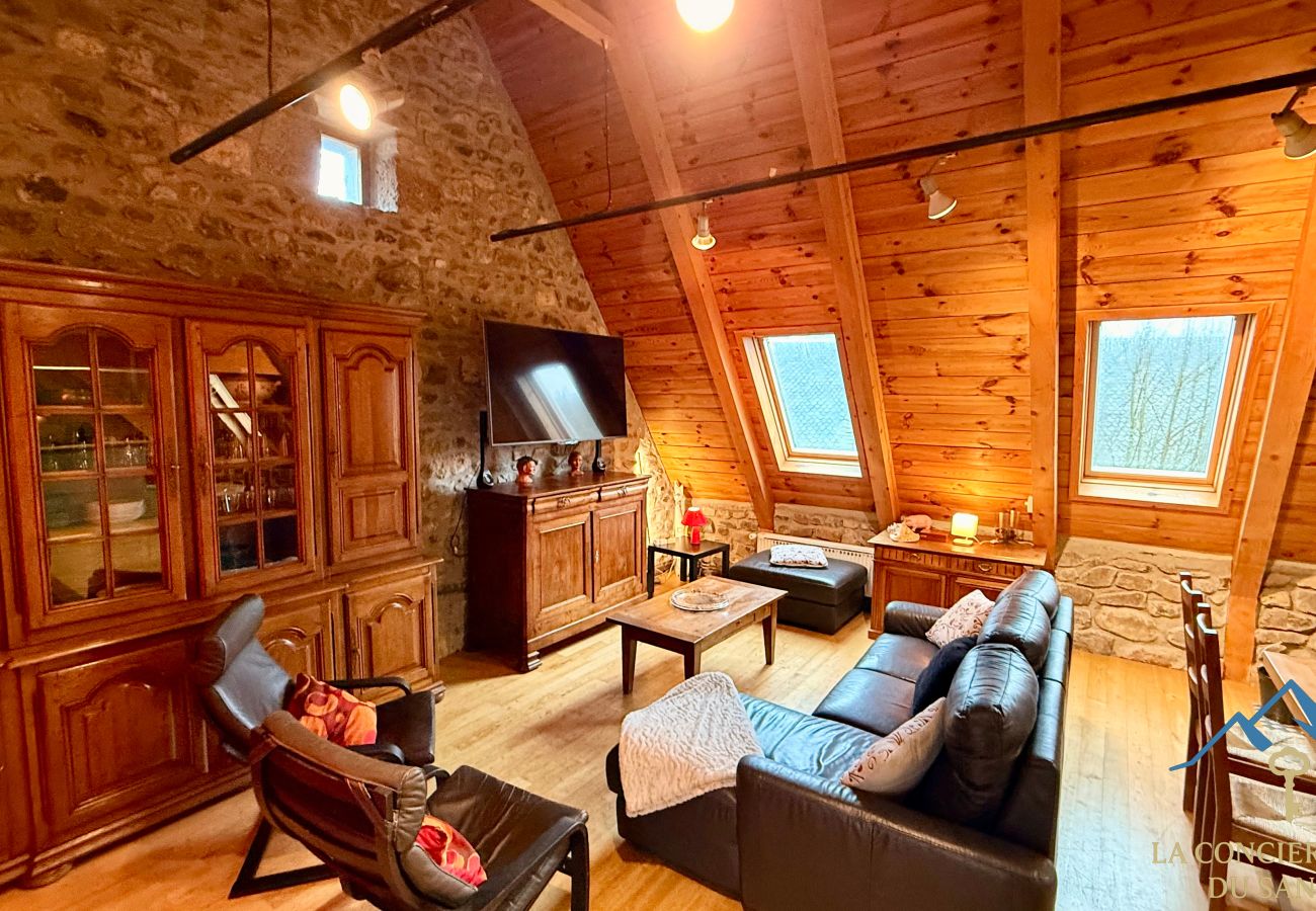 Cottage in Murat-le-Quaire - La Grange BOREL 12 pers Murat Le Quaire