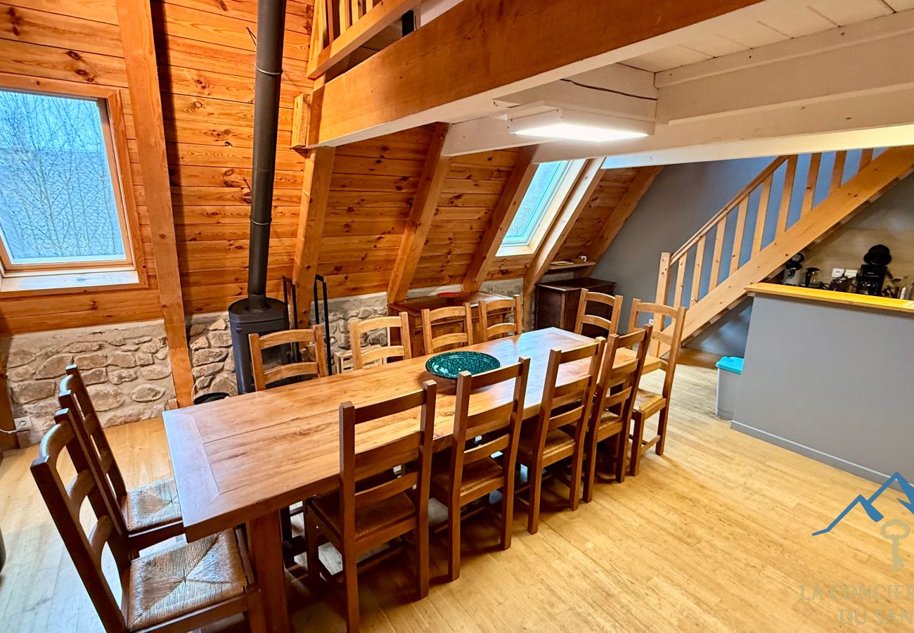 Cottage in Murat-le-Quaire - La Grange BOREL 12 pers Murat Le Quaire