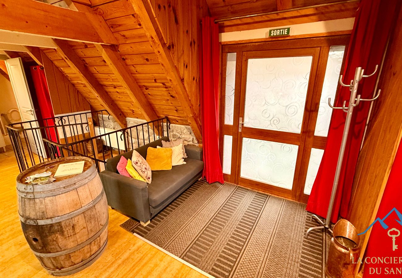 Cottage in Murat-le-Quaire - La Grange BOREL 12 pers Murat Le Quaire