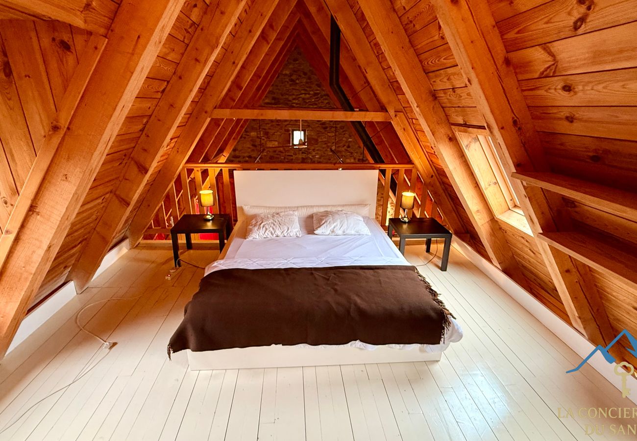 Cottage in Murat-le-Quaire - La Grange BOREL 12 pers Murat Le Quaire