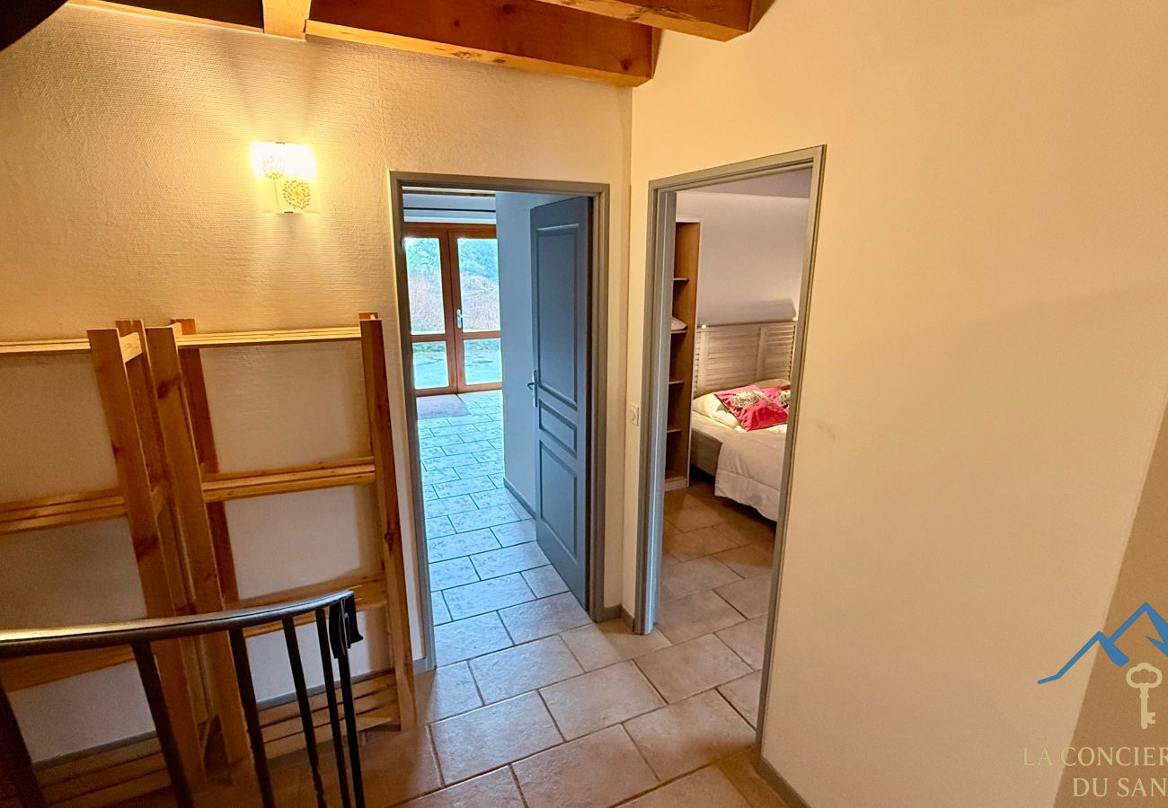 Cottage in Murat-le-Quaire - La Grange BOREL 12 pers Murat Le Quaire