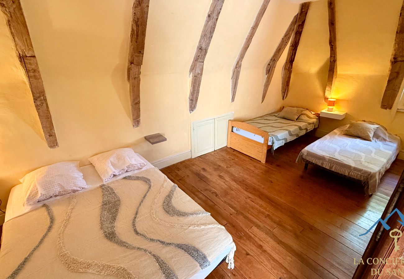 Cottage in Saint-Sauves-d´Auvergne - Le Moulin de l'étang 6pers