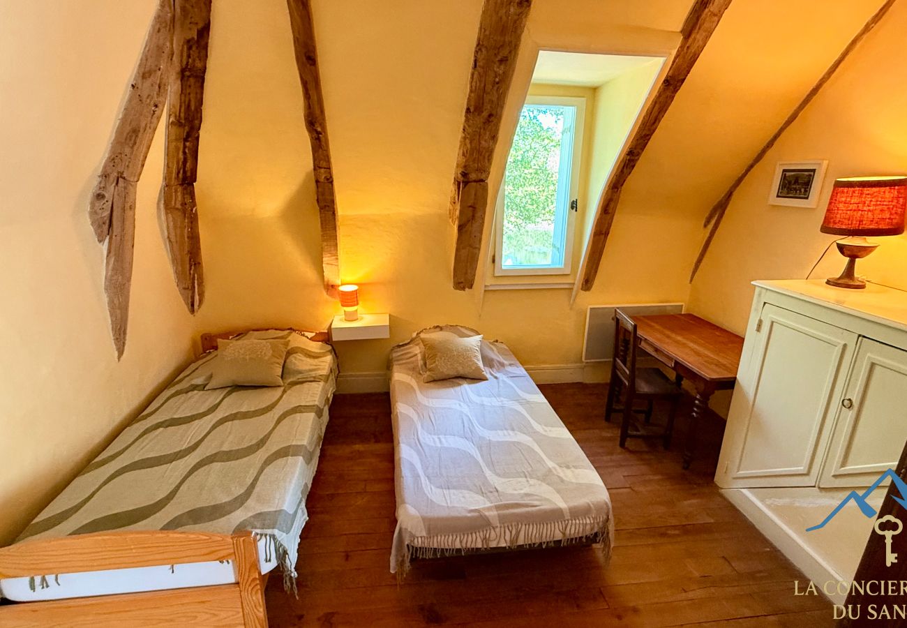 Cottage in Saint-Sauves-d´Auvergne - Le Moulin de l'étang 6pers