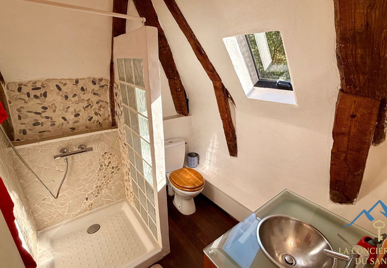 Cottage in Saint-Sauves-d´Auvergne - Le Moulin de l'étang 6pers