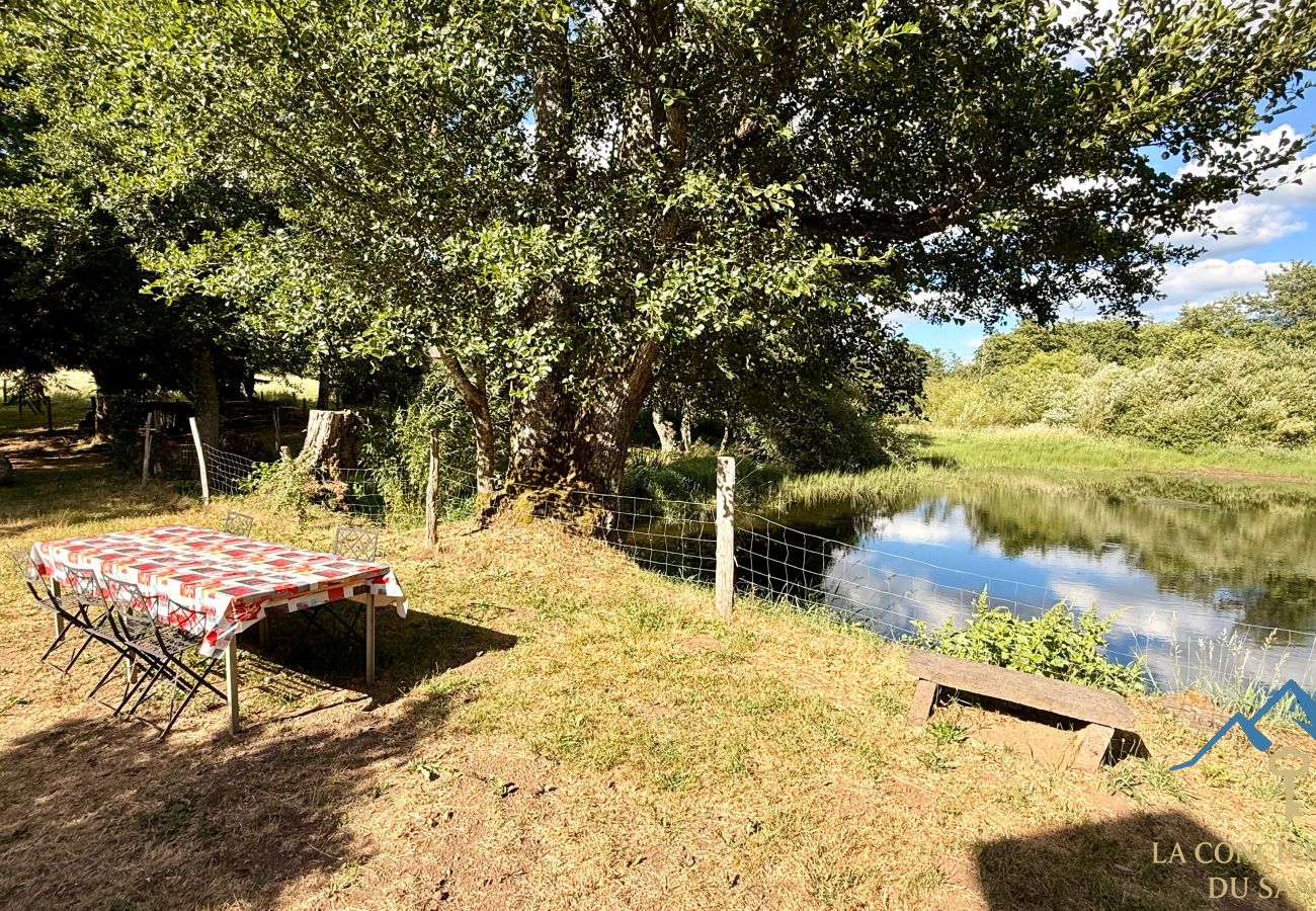 Cottage in Saint-Sauves-d´Auvergne - Le Moulin de l'étang 6pers