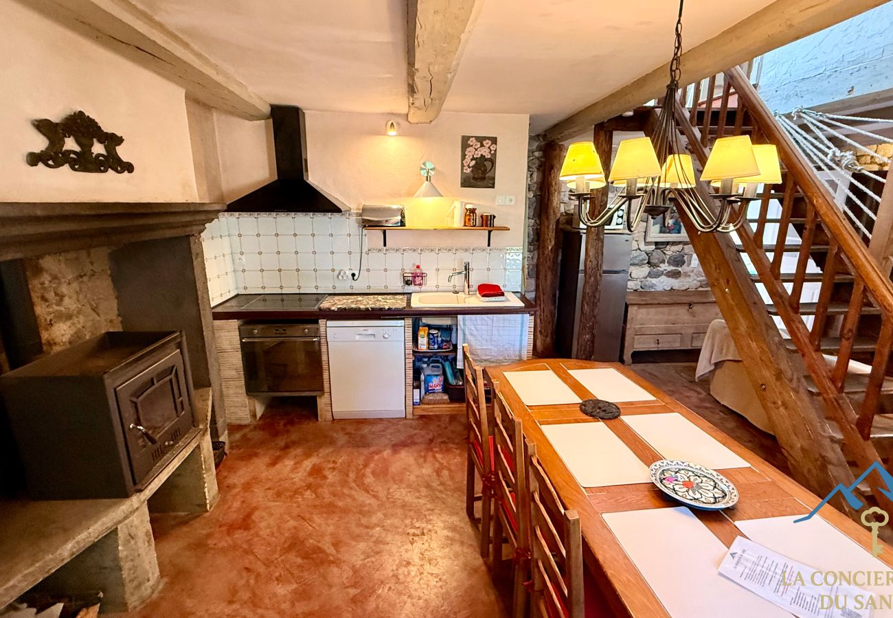 Gîte Rural à Saint-Sauves-d´Auvergne - Le Moulin de l'étang 6pers