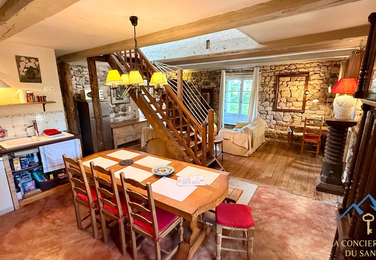 Gîte Rural à Saint-Sauves-d´Auvergne - Le Moulin de l'étang 6pers