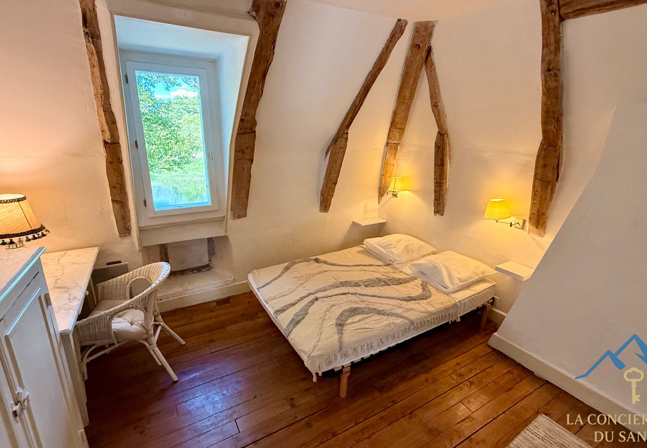 Gîte Rural à Saint-Sauves-d´Auvergne - Le Moulin de l'étang 6pers