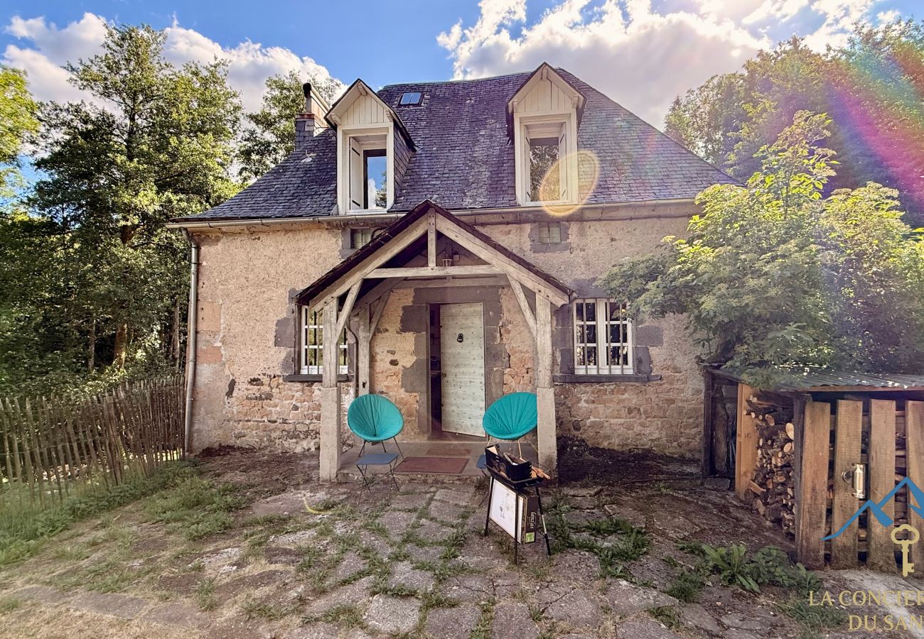 Gîte Rural à Saint-Sauves-d´Auvergne - Le Moulin de l'étang 6pers